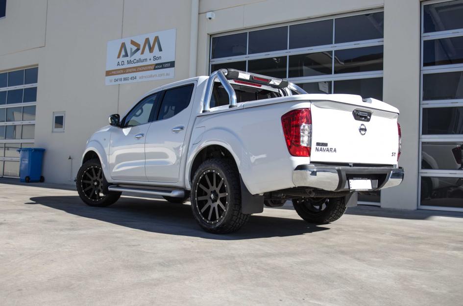 NISSAN NAVARA HEIST SATIN BLACK